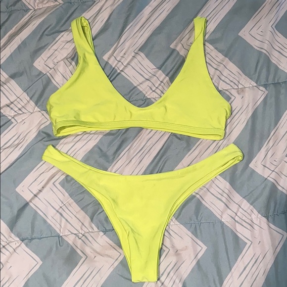Neon yellow bikini set - Picture 2 of 3